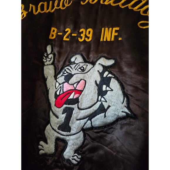 US Army Bravo Bulldogs Embroidered Satin Bomber Jacket Large Brown Street - Picture 9 of 16